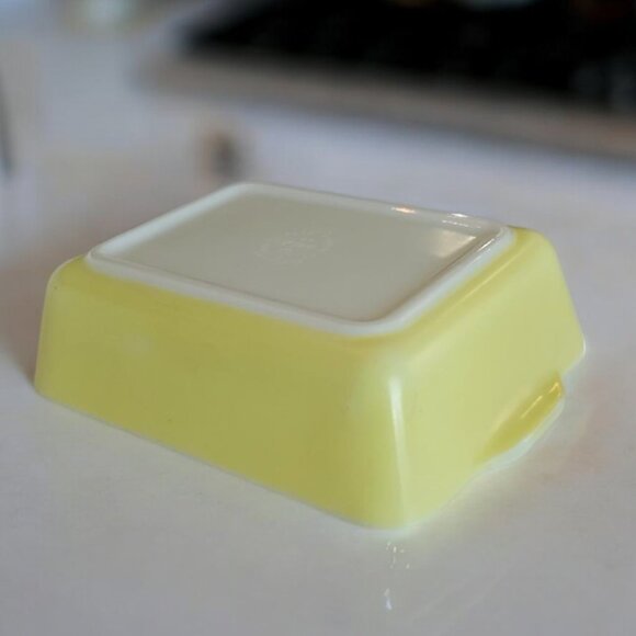 "RARE" Vintage Yellow Rectangular Pyrex 0503 B-4 Ovenware W/O Lid - Picture 10 of 12